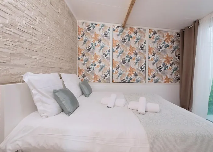 Grand Appartement- Le Port A/C