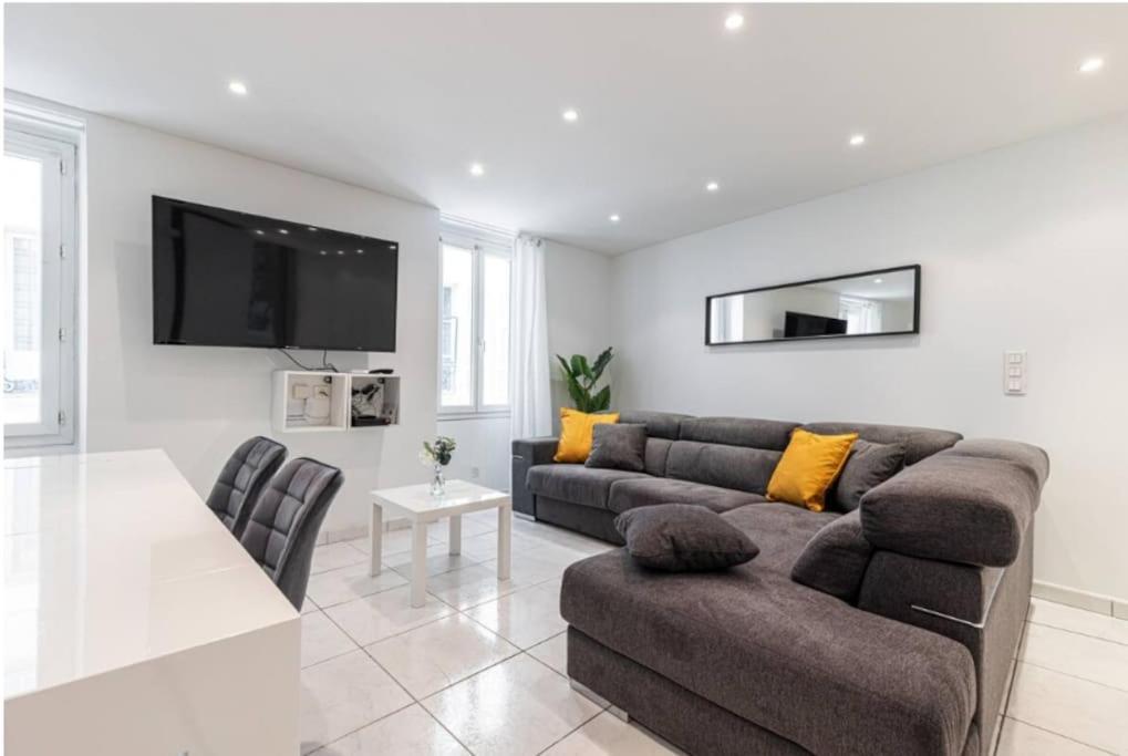 Grand Appartement- Le Port A/c Appartement Nice